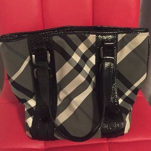 Burberry purse
